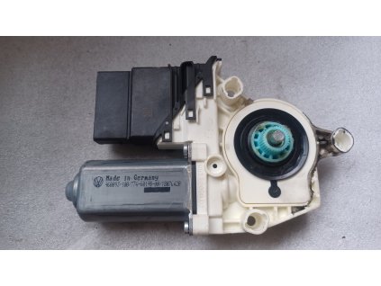 Motorek stahování okna levý zadní VW Passat B6 1K0959703P 1K0 959 703 P