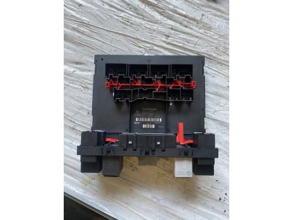 Řídicí jednotka palubní sítě VW Passat B6 3C0 937 049 E 3C0937049E