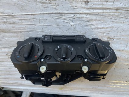 Ovládání topení a klimatizace s vyhřevem sedadel VW Golf V 1.4