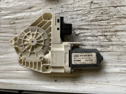 Motorek stahování oken levý přední Audi A6 4F 4F0 959 801 B 4F0959801B