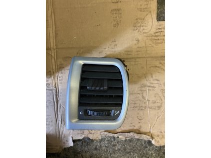 Průduch ventilace levý přední Škoda Fabia 2 5J0 819 701 E 5J0819701E