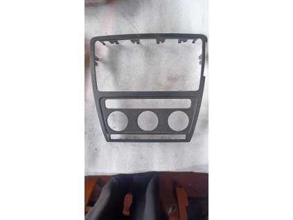 Rámeček autorádia a ovládání ventilace Škoda Octavia 2 1Z0858069A 1Z0 858 069 A