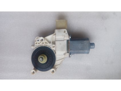 Motorek stahování okna levý přední Ford Mondeo mk4 0 130 822 287 0130822287