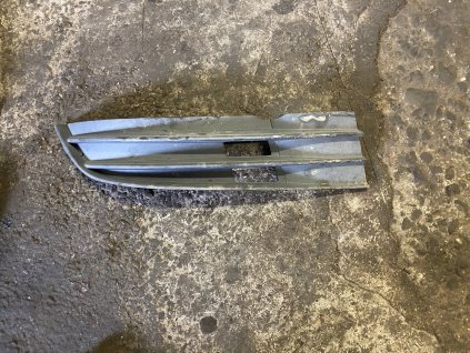 Mřížka předního narazniku VW Touran 1T0 853 666 A 1T0853666A
