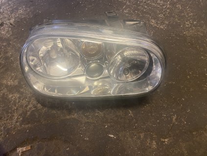 Přední práve světlo VW Golf IV