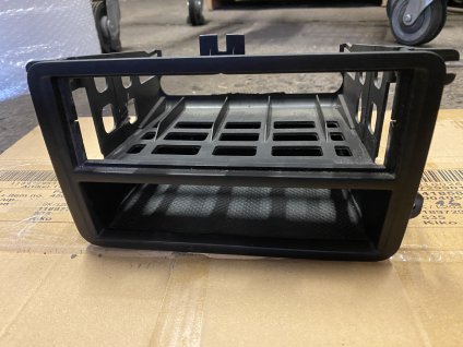 Odkládací přihrádka s rámečkem autorádia VW Touran 1T0 857 058 B 1T0857058B