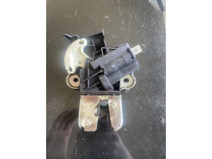 Elektricky zámek pátých dveří Audi 4F5 827 505 D 4F5827505D