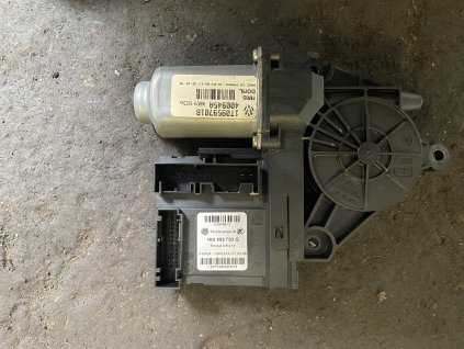 Motorek stahování oken 1T0 959 701 B 1T0959701B 1K0 959 793 G 1K0959793G