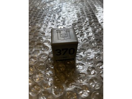 Relé 370 8D0 951 253 8D0951253