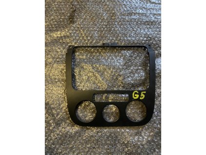 Rámeček autorádia a ovládání topení a klimatizace VW Golf V 1K0 858 069 H 1K0858069H