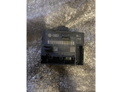 Řídicí jednotka dveří práva přední Škoda Superb 2 8X0 959 793 E 8X0959793E