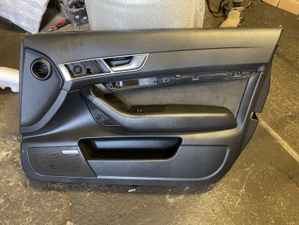 Tapecirung čalounění dveří pravé přední Audi A6 4F1 867 106 A 4F1867106A