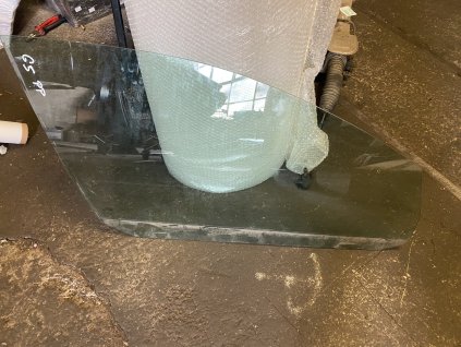 Sklo pravé přední VW Golf V