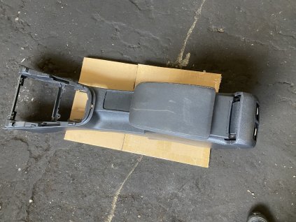 loketní Operka  VW Golf VI