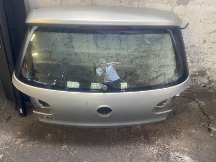 Páté dveře VW Golf VI Kód barvy LR7L