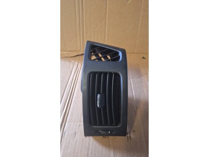 Průduch ventilace Hyundai i30 U07A06