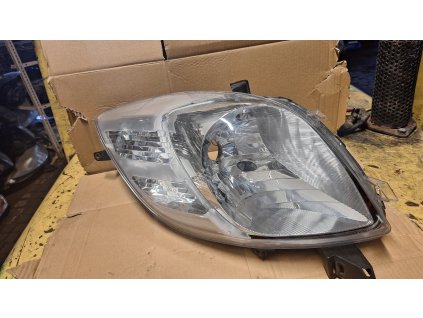 Přední světlomet pravý Toyota Yaris 2 HTY521-1L0FF HTY5211L0FF