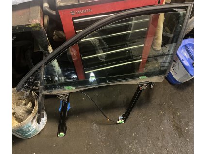 Stahovačka levá přední Audi A4