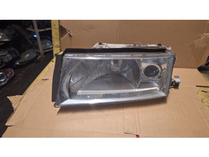 Přední světlomet levý Škoda Octavia 1