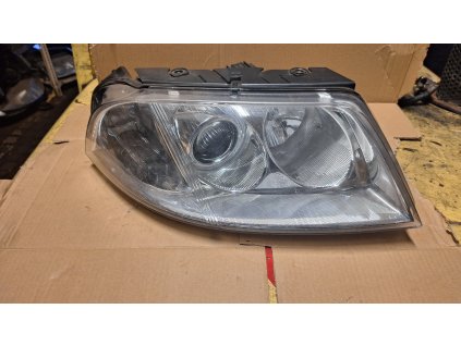 Přední světlomet pravý VW Passat B5.5