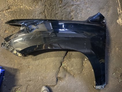 Přední levý blatník Toyota Land cruiser
