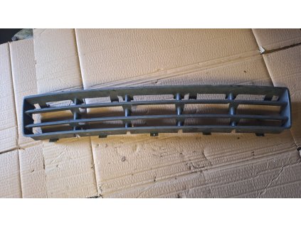 Mřížka předního nárazníku prostředí VW Golf 4 1J0853677D 1J0 853 677 D