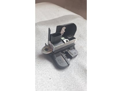 Zámek pátých dveří VW Golf 5 plus 5M0827505H 5M0 827 505 H