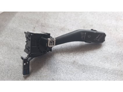 Páčka pod volant k ovládání stěračů Škoda Octavia 2 1K0953519J 1K0 953 519 J