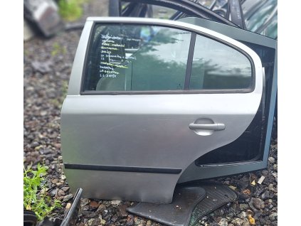 Zadní dveře levé Škoda Octavia 1 sedan