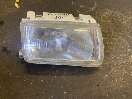 Přední práve světlo VW Polo