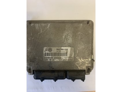 Řídící jednotka motoru 06A 906 019, 06A906019