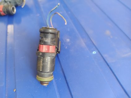 Vstřikovací ventil Škoda Fabia 2 03E906031A 03E 906 031 A