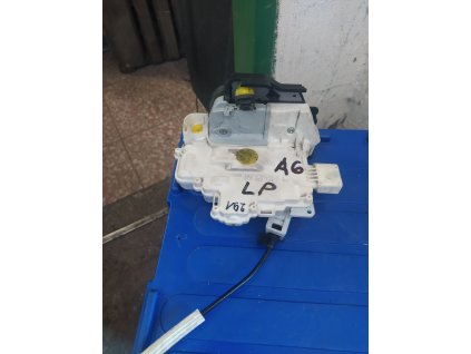 Zámek dveří levý přední Audi A6 4F 4F1837015 4F1 837 015