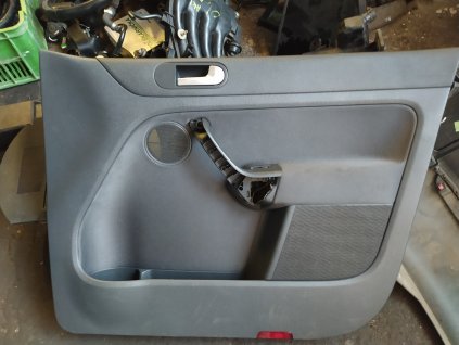 VW Golf V plus Tapecir pravý přední