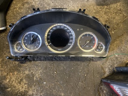 Panel přístrojů Mercedes Benz E-Class W212 A212 900 08 12 A2129000812