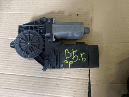 Motorek stahování oken pravý přední VW Passat B5.5 105415-301 105415-301