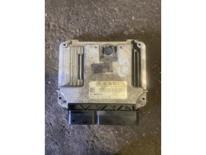 Řídicí jednotka motoru VW Golf V 03C 906 027 F 03C906027F