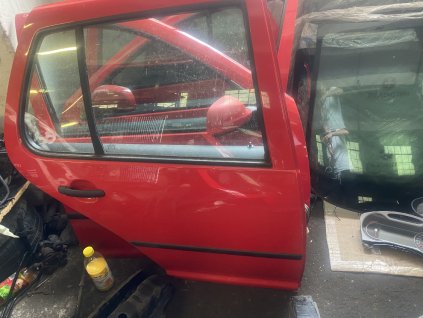 Dveře pravé zadní VW Golf IV hatchback