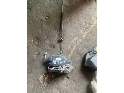 Zámek dveří levý zadní Škoda Octavia 2 7L0 839 015 D 7L0839015D