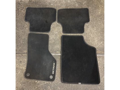 koberečky  sada 4 ks Škoda Octavia 3 5E1061404B