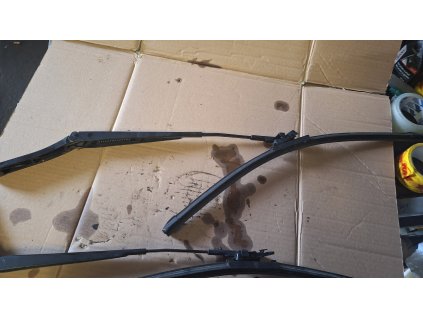 Stěrač levý přední Škoda Octavia 2 1Z0955409 1Z0 955 409