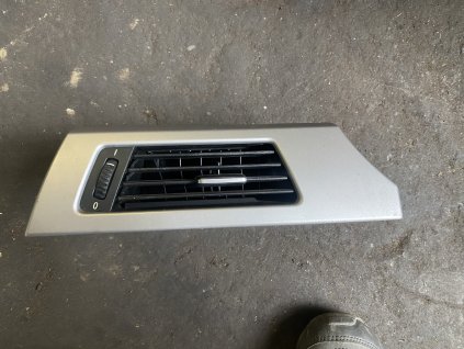 Průduch ventilace levý BMW 3 E90 6422 9123297-02 64229123297-02
