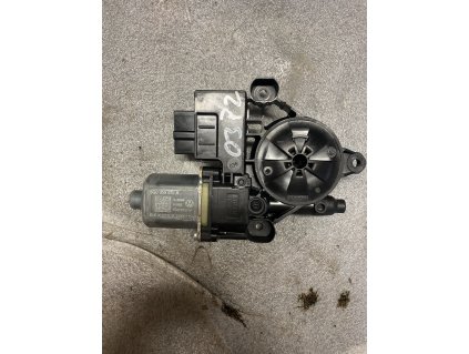 Motorek stahování oken pravý zadní Octavia 3 5Q0 959 812 A 5Q0959812A