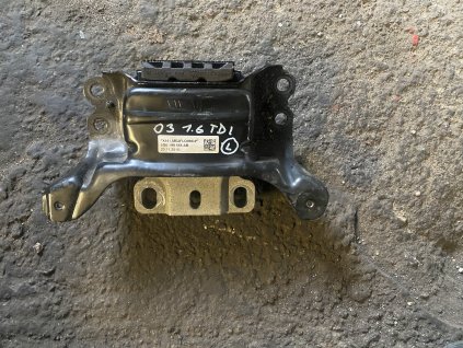 Uložení motoru silentblok levý Škoda Octavia 3 1.6TDI 5Q0 199 555 AB 5Q0199555AB