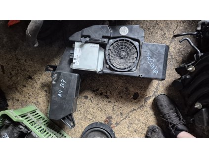 Subwoofer se zesilovačem Audi A4 B7 8E9035382D 8E9 035 382 D 8E9035223D 8E9 035 223 D