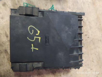 Kryt pojistek VW golf 5+ 1K0 937 132 F 1K0937132F
