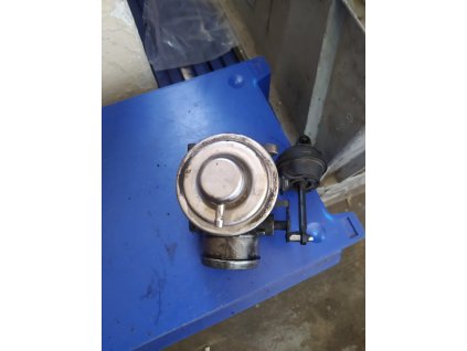 EGR Ventil 038 129 637 D 038129637D