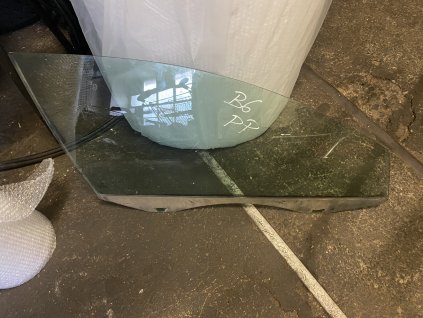 Sklo pravé přední VW Passat B6