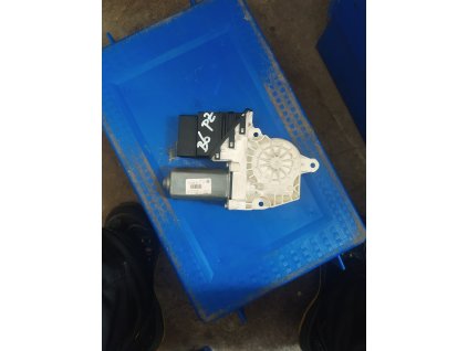 Motorek stahování oken Pravy Zadni passat B6 1K0 959 704 F 1K0959704F