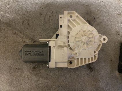 Motorek stahování oken 8T0 959 801 B 8T0959801B